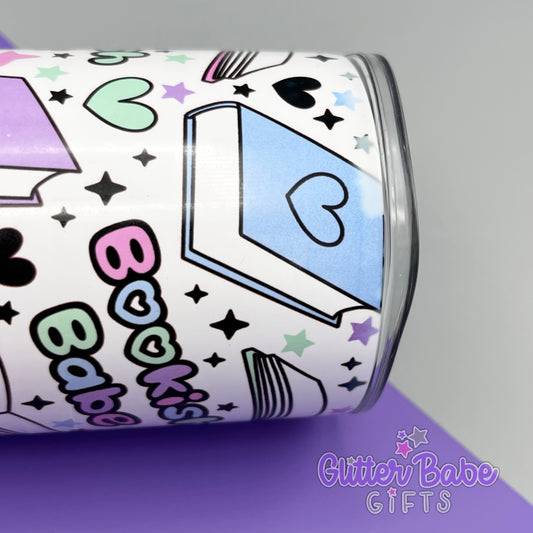 close up of faded print on tumbler edge